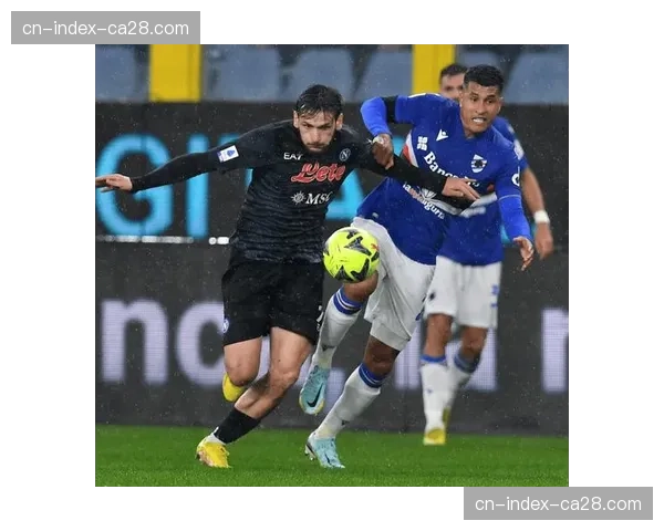 实时战报：那不勒斯 vs AC米兰，奥斯梅恩头球破门将比分扳为1-1